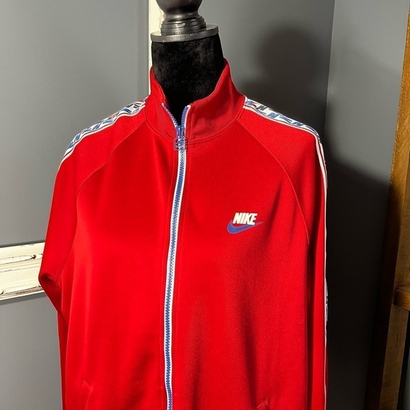 Nike Sportswear Men's M Taped Poly Track jacket University Red AJ2681-657 - Picture 3 of 10